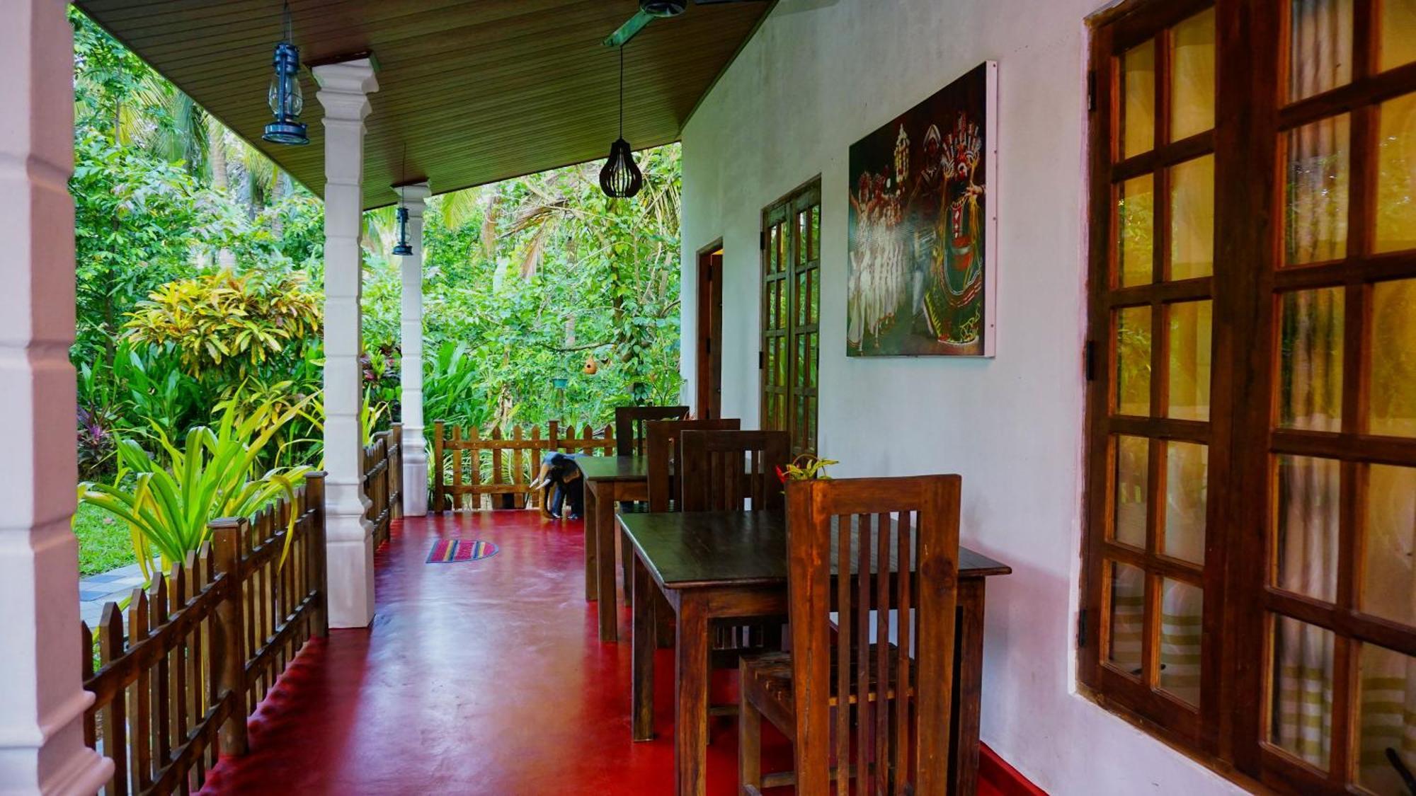 Lake Island Home Stay Dambulla Exterior photo
