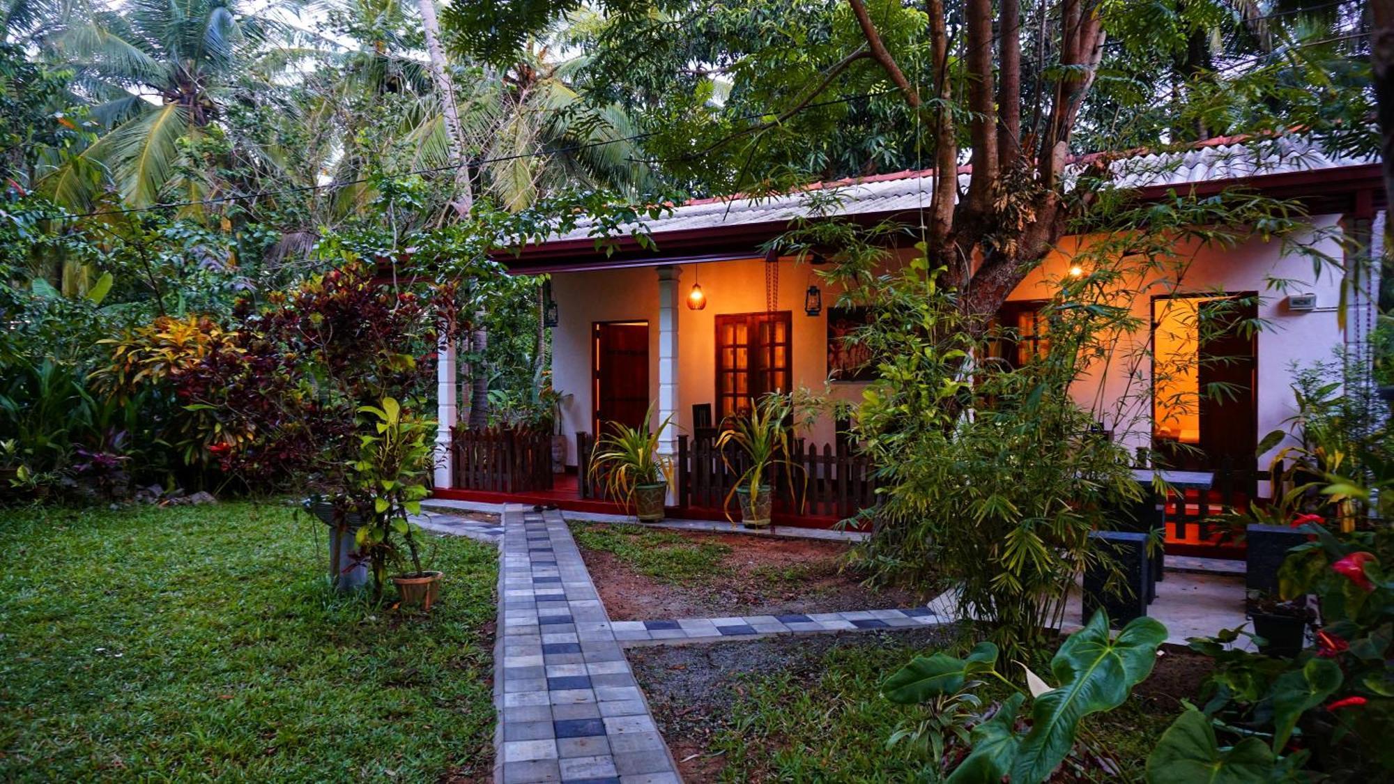 Lake Island Home Stay Dambulla Exterior photo