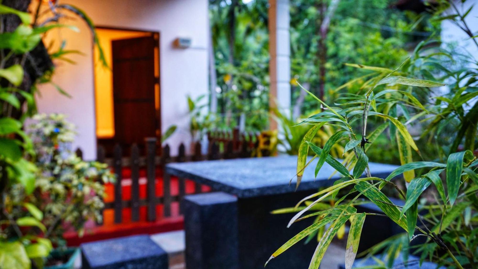 Lake Island Home Stay Dambulla Exterior photo
