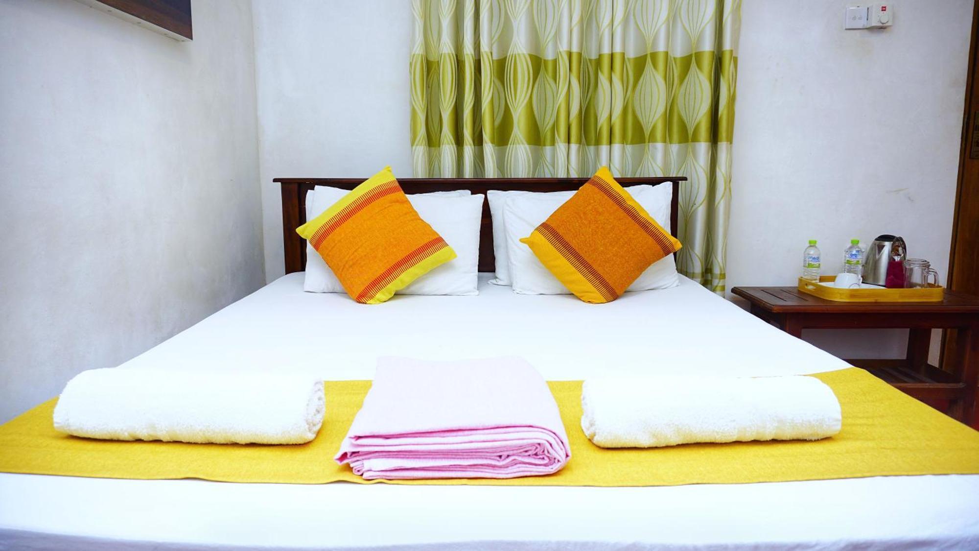 Lake Island Home Stay Dambulla Exterior photo