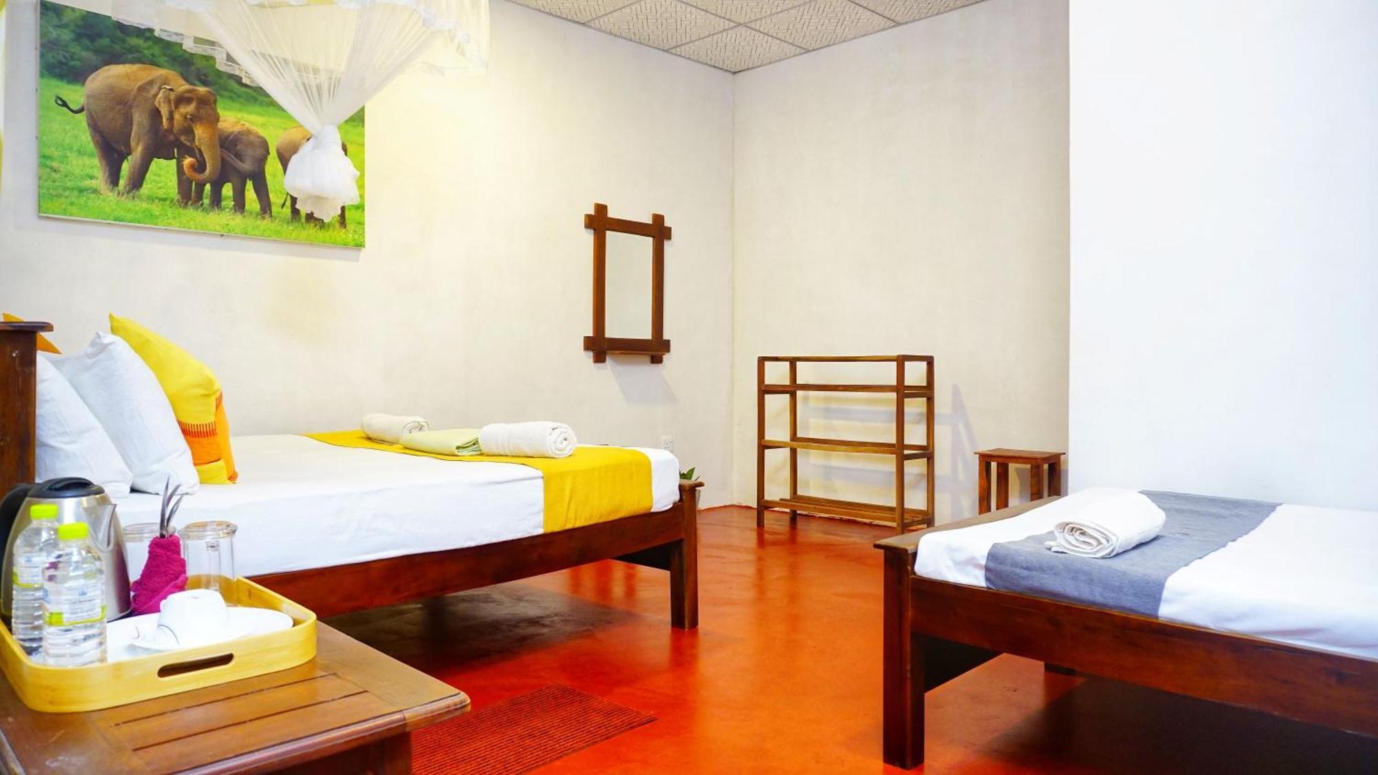 Lake Island Home Stay Dambulla Exterior photo