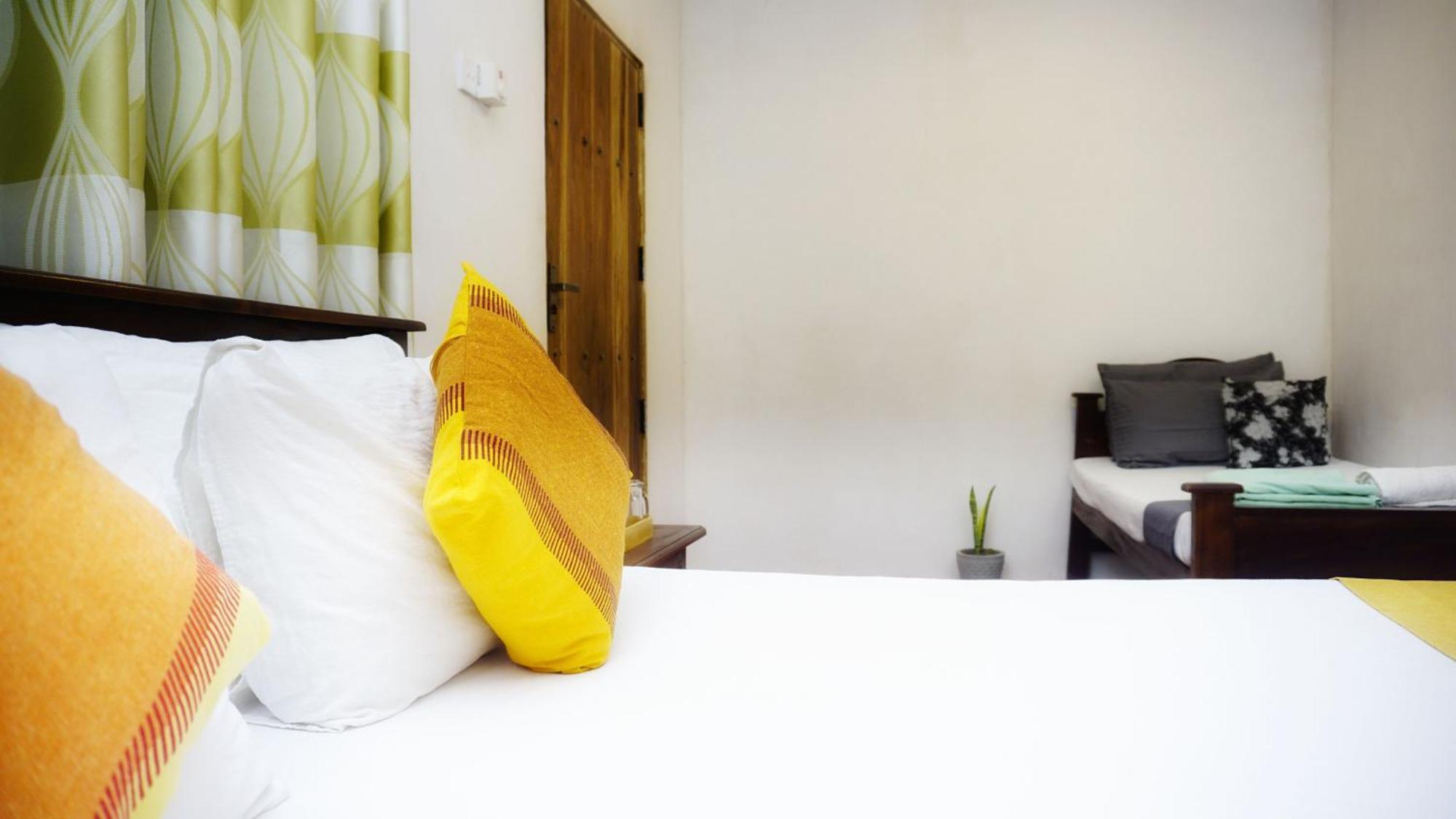 Lake Island Home Stay Dambulla Exterior photo